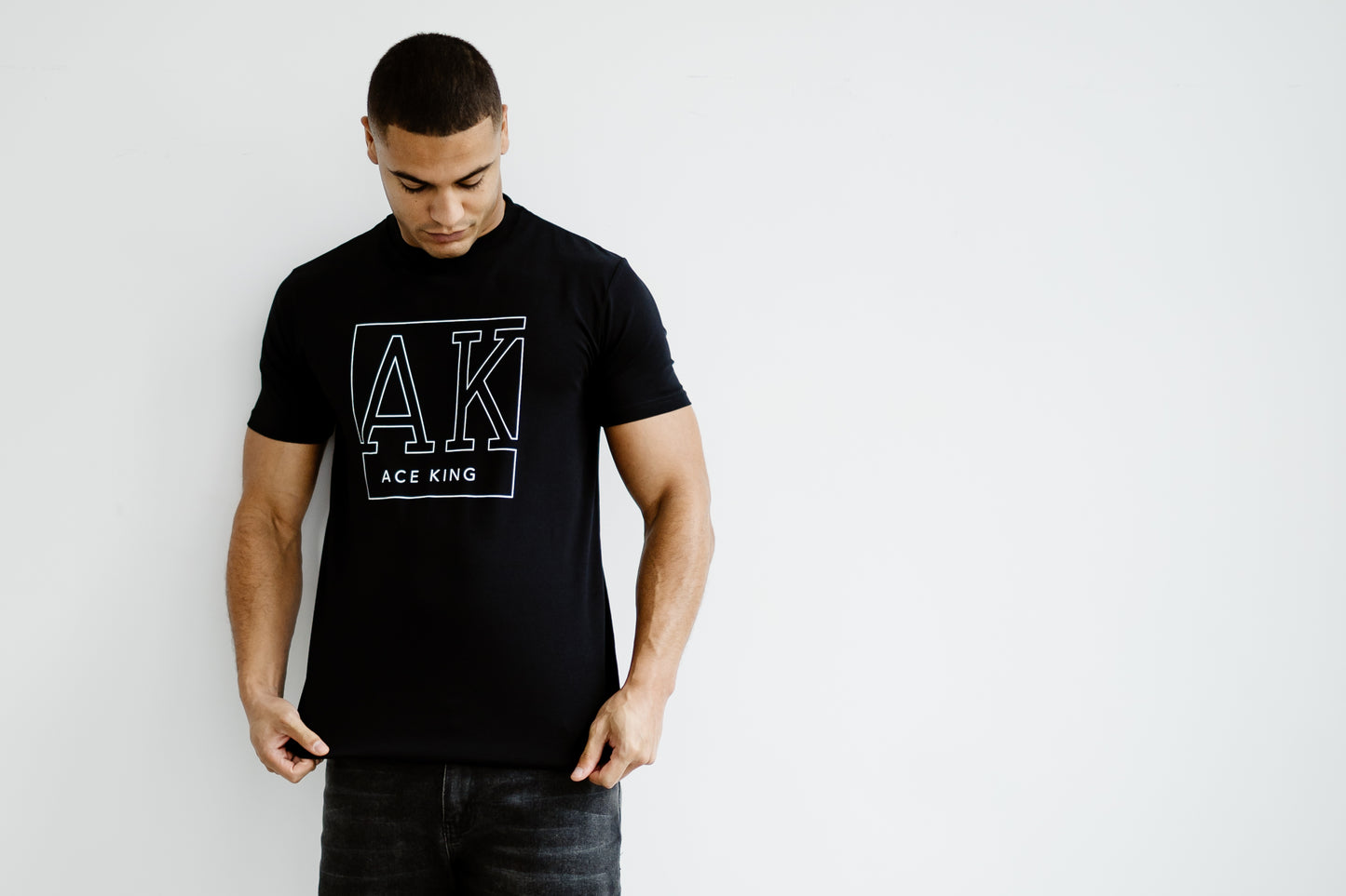 Graphic Premium Fitted T-shirt – Black